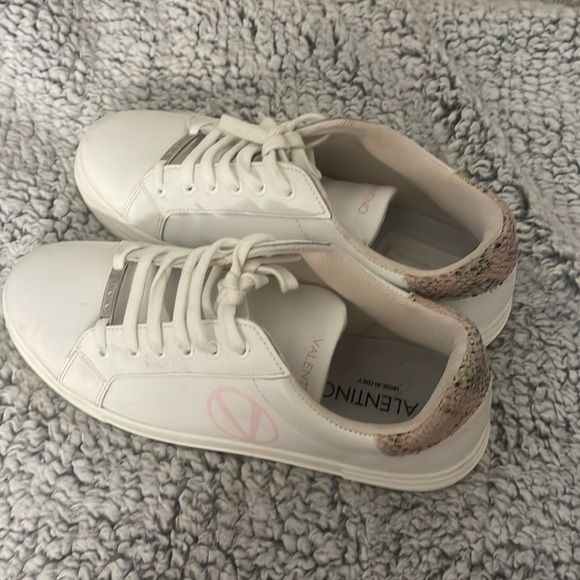 Valentino White/Pink Sneakers with Snake Skin detailing by Mario Valentino - Picture 3 of 16